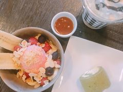 -莓园冰淇淋店