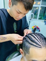 -15C7 男士理发馆 烫染专业店