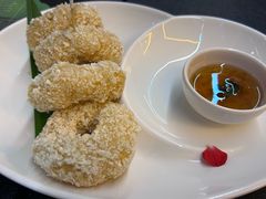 炸虾饼配泰国梅子酱-帕蓝·暹罗料理(大学路店)