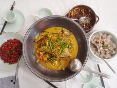 -饭怕鱼·黄焖鲟龙鱼(湖大店)