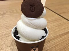 -LINE FRIENDS Garosu-gil Flagship Store