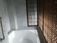 -上海虹桥西郊假日酒店