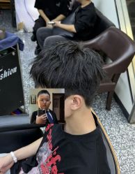 -藤野造型专业烫染接发
