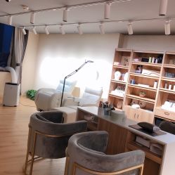 -涂tu指甲日式美甲美睫店