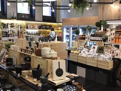 里面的商店-Calia