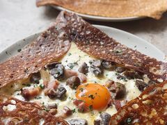 熏肉鸡蛋芝士奶油蘑菇可丽饼-RAC BAR(安福路店)