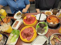 -四囍码头海鲜烧烤自助火锅(外滩南京东路悦荟广场店)