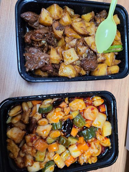 工作日,午饭叫的外卖,挺不错的.