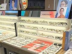 -爱视眸Eyeblling眼镜·依视路·蔡司镜片折扣店(百联南方商城购物中心)