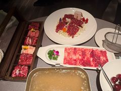 -左庭右院鲜牛肉火锅黑金店(陆家嘴中心店)