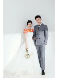 -雪中彩影婚纱摄影·微光艺术中心