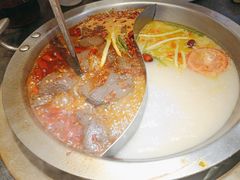 -沸炉重庆老火锅(军事博物馆店)