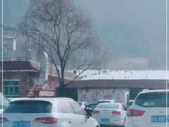 -济南卧虎山滑雪场
