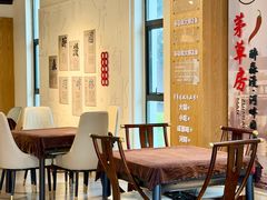 -茅草房·河畔园林火锅