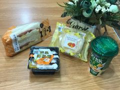 偶遇没卖完的悲伤午后-罗森便利店(鱼市街店)