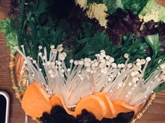 快乐农场青菜拼盘-拾味馆·浓鲜骨汤(光谷天地店)
