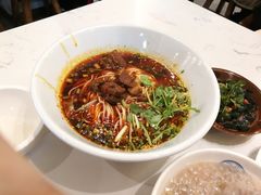 牛肉面-李与白包子铺(桐梓林店)
