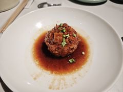 鸭蛋黄狮子头-梅飞酒家(桑园路店)