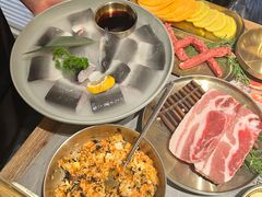 -草家酱蟹炭火烤肉店(珲春南路一店)