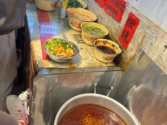 -柳州肥姨妈大骨螺蛳粉(东靖路店)
