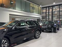 -上海星瀚奔驰4S店(红柳路店)