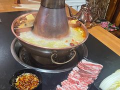 -果松木炭酸菜铜火锅·外婆参鸡汤