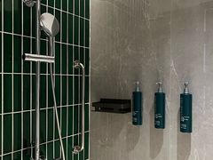 -北京东三环希尔顿逸林酒店