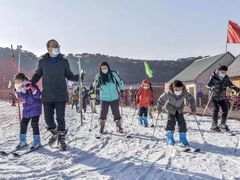 -十三陵雪世界滑雪场