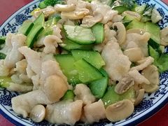 鲜蘑炒肉片-北大地皖峰饭馆