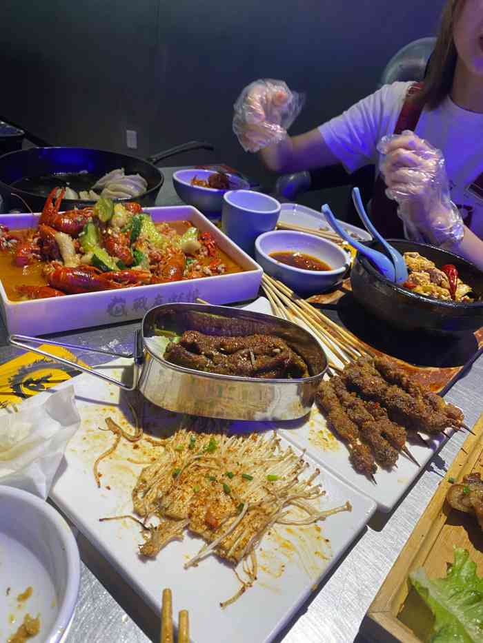 战友蚝情(官塘店)-"味道不错,环境因为是老店,所以比新店肯定.