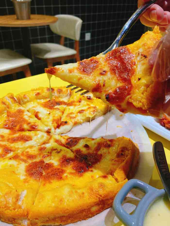 沫汐披萨(财富中心店)-"在渝北财富中心店一楼沿着京东卖场一直走到.