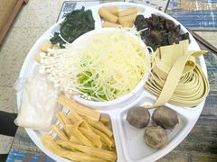 -鸡遇虾煲干锅火锅(小寨金莎店)