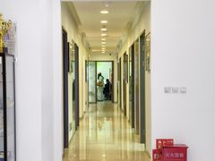 -瑞尔齿科(颐堤港诊所)