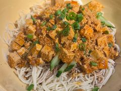 -鹤江桥·红油牛肉粉(SKP店)