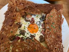 鸡蛋蘑菇熏肉荞麦可丽饼-RAC BAR(安福路店)