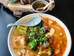 -大头虾越式风味餐厅(光明广场店)