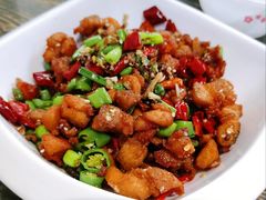 蒜香辣子鸡-神仙钵湘香土菜馆(光华路店)