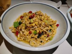 -阿瓦山寨·湘菜现炒·剁椒鱼头王(咸阳总店)