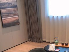 -西安大雁塔科技大学地铁站亚朵酒店