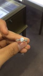 -威德钻石-克拉钻大本营(南京东路店)