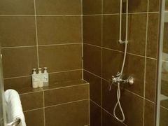 -西安大雁塔科技大学地铁站亚朵酒店