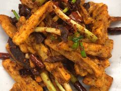 牛肉干炒藕条-云海肴·汽锅鸡·云南菜(天山百盛优客店)