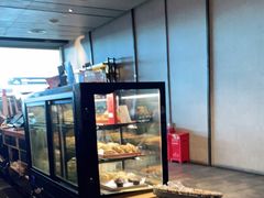 面包甜点陈列柜-星巴克(深圳北站B5检票口)