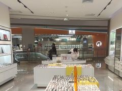 -J-Optical佳视明眼镜·蔡司视觉(青岛金茂览秀城店)