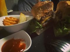 -HIGH FIVE哈福手工汉堡(桂林路店)