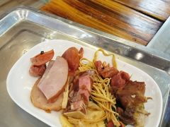 -哈尔滨小酒馆·鲜肉现穿自助烧烤(康新花园店)