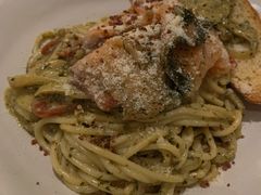 烟熏三文鱼青酱意面-A30 BISTRO