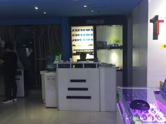 -提一眼镜·蔡司·依视路(小寨店)