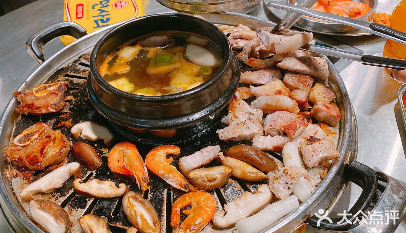 建设路自助烧烤，大口吃肉的感觉真爽～