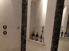 -浅深(世茂滨江精品店)